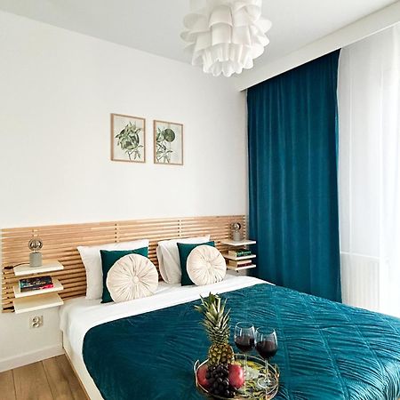 Lumina Stylish 3-Room Apart With Balcony Lodź Bagian luar foto