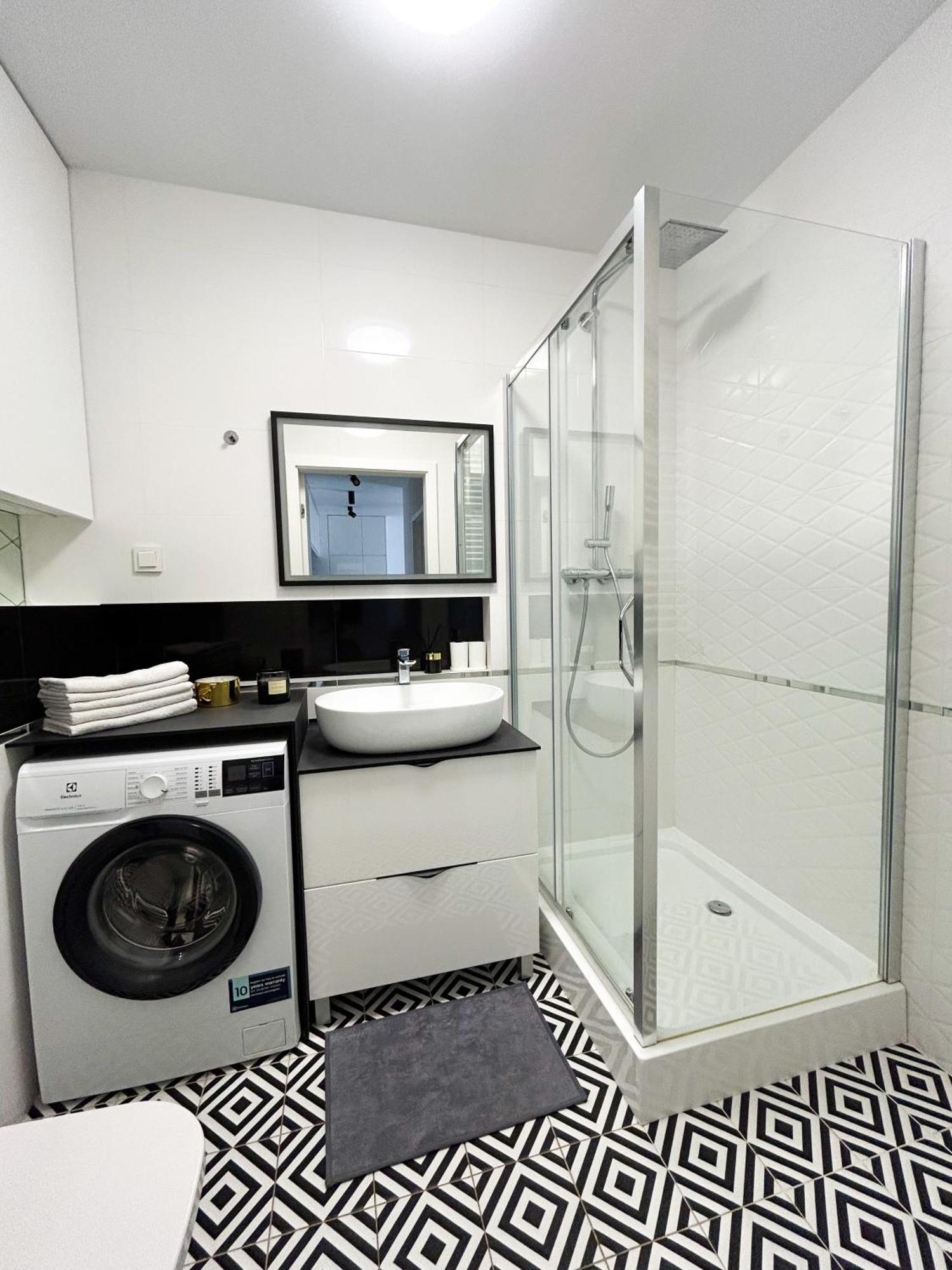 Lumina Stylish 3-Room Apart With Balcony Lodź Bagian luar foto