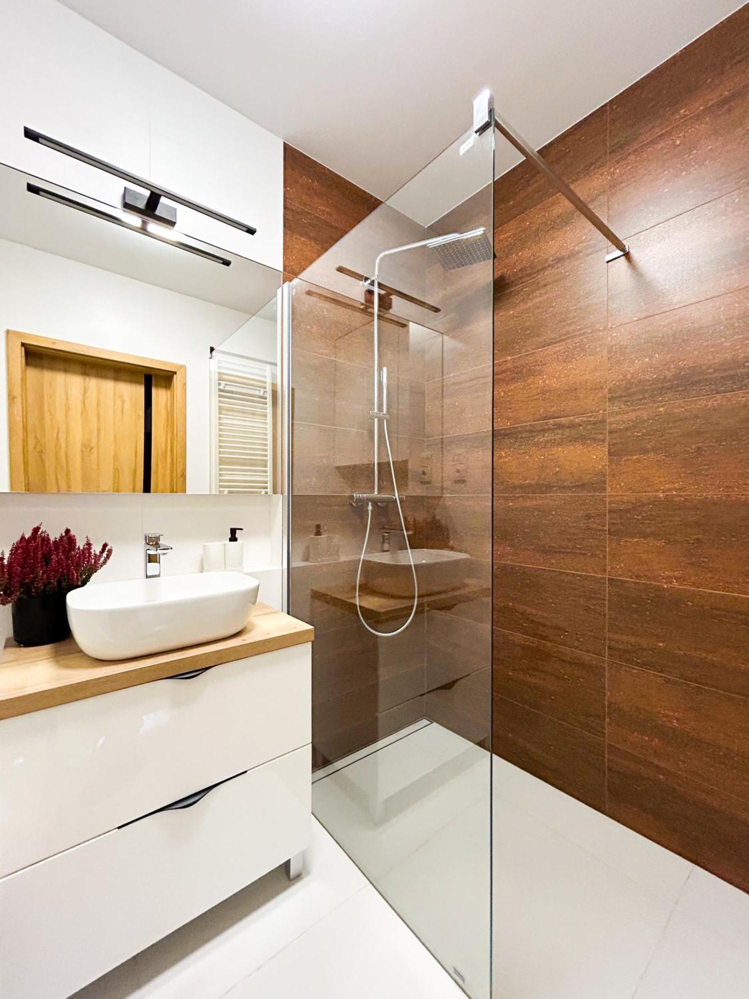 Lumina Stylish 3-Room Apart With Balcony Lodź Bagian luar foto