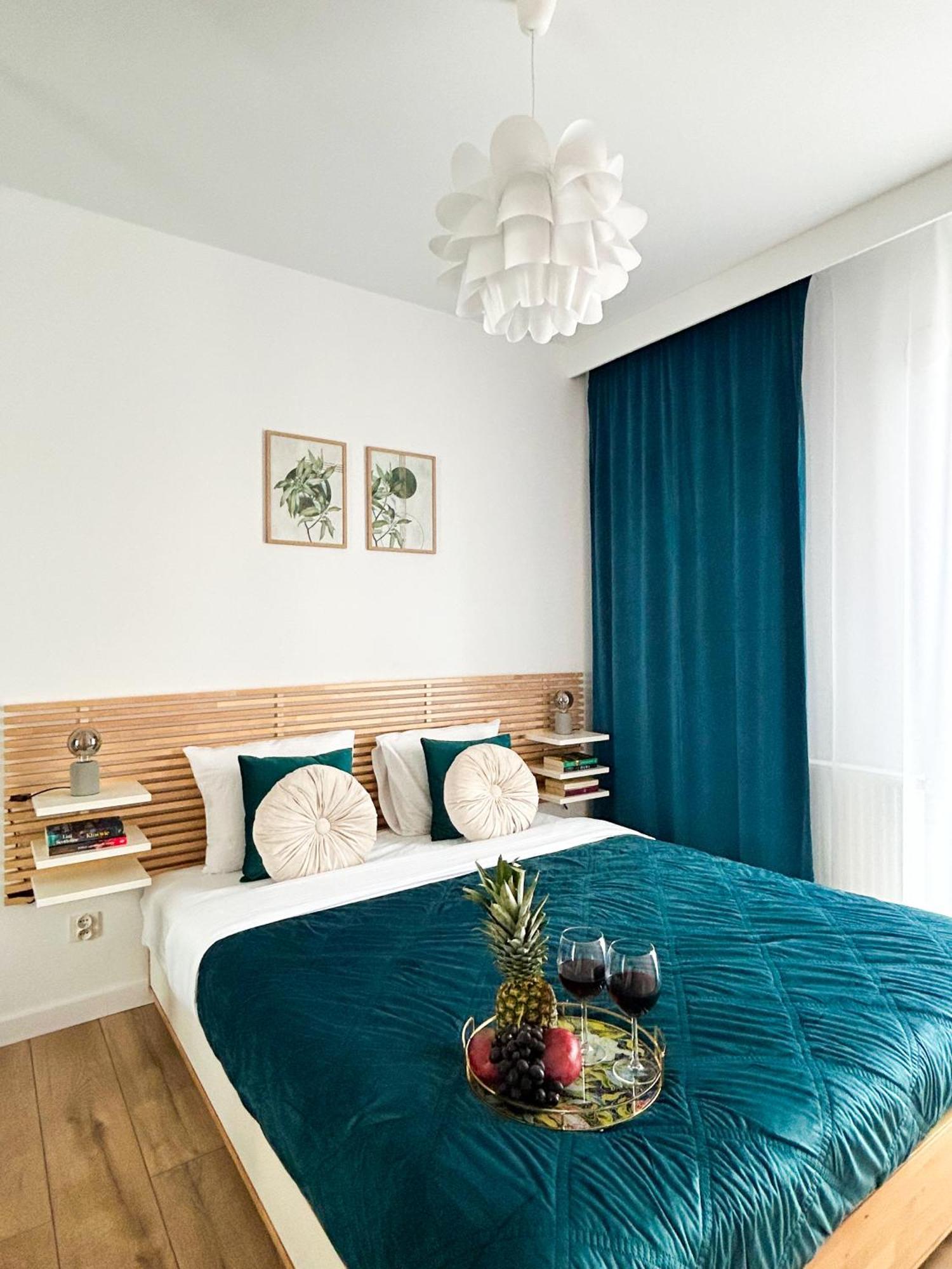Lumina Stylish 3-Room Apart With Balcony Lodź Bagian luar foto